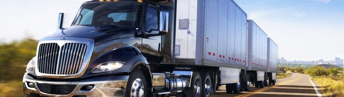 semi pulling trailer